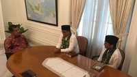 Pertemuan antara Anies-Sandi dan JK berlangsung secara tertutup.