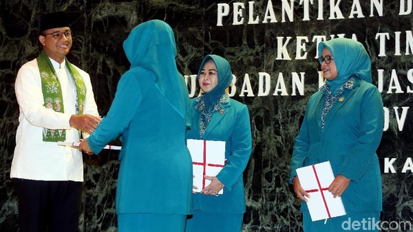 Anies-Sandi Hadiri Pelantikan Ketua Penggerak PKK