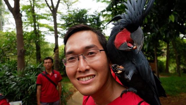 Selfie bareng kakatua di Faunaland, Ancol