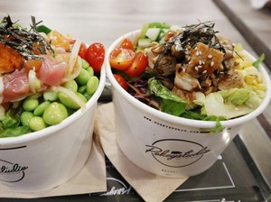 Pokey Studio: Nyamm! Segar Sehat Poke Bowl Tuna, Salmon dan Ayam Panggang