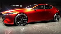 Pada mobil konsep ini, Mazda mencoba memadukan grille berukuran besar yang menyatu dengan lampu depan dan splitter.  Kaca spionnya kecil dan tipis.