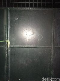 Pintu di gerbang yang disebut saksi bernama Fahmi 