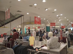 Uniqlo Hingga Zara Akan Gantikan Debenhams di Senayan City