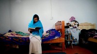 Fotografer Reuters, Edgard Garrido menemui warga Muslim yang merupakan suku Maya di Mexico. Yang ada di foto ini adalah Anisa (20) saat sedang membaca Alquran di kamarnya.