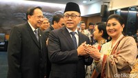 Zulkifli Hasan memberikan ucapan selamat.