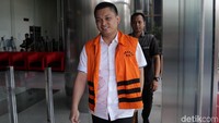 Marlina Moha Siahaan divonis 5 tahun penjara oleh Pengadilan Negeri Manado terkait kasus korupsi APBD. Marlina adalah Bupati Bolaang Mongondow dua periode berturut-turut, yakni pada 2006-2011 dan 2011-2016.