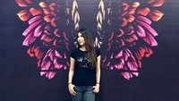 Meski masih menutupi namun tampak kedekatan keduanya lewat komen di jejaring instagram Reva. (Dok. Instagram/reva102)
