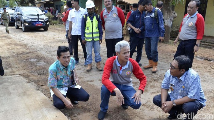Ganjar Jelaskan Soal Jalan Rusak di Pekalongan Akibat Pembangunan Tol