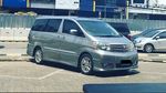 Duh, Alphard Parkirnya Ngacak