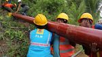 Tembus Hutan, Begini Perjuangan Melistriki Desa-desa di Natuna