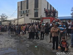 Jangan Mendekat ke Pabrik Petasan Kosambi, Ada Bahan Berbahaya!