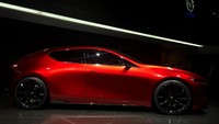 Mobil ini kembali menggunakan mesin bensin SKYACTIV-X yang dikawinkan dengan platform arsitektur kendaraan SKYACTIV di generasi berikutnya. Mazda Kai Concept ini akan menjadi cikal bakal Mazda3 generasi mendatang.
