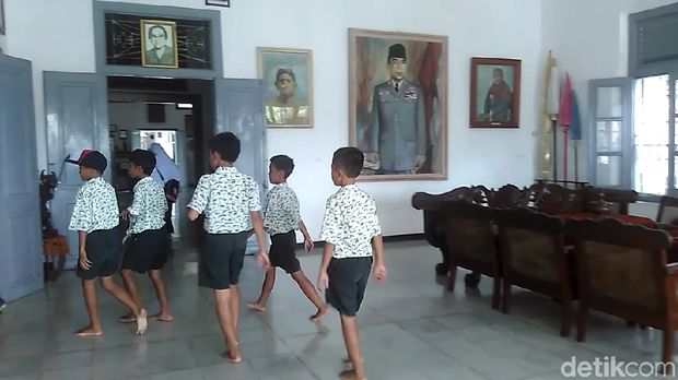 Pengelola Istana Gebang Larang Ritual di Lokasi Bersejarah