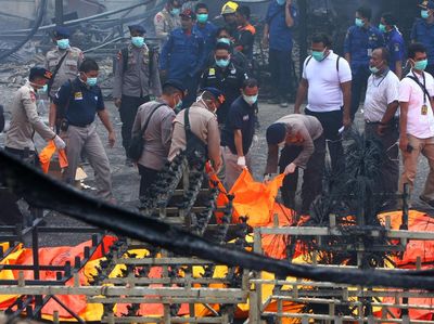 Begini Evakuasi Korban di Pabrik Kembang Api yang Meledak