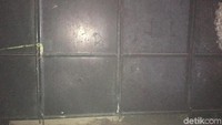 Kepala Desa Belimbing H Maskota juga menyebut gerbang ini terkunci. Menurut informasi karena pintu gerbang tertutup dan terkunci. Terkunci dari dalam, jadi tidak bisa selamatkan diri, ujarnya.