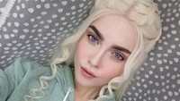 Alyson juga meniru Daenerys Targaryen. (Dok. Instagram/sladkoslava)