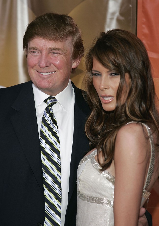 Berpose dengan wajah seksi saat datang ke NBC TCA All - Star Party di Los Angeles, Juli 2004. Ia hadir bersama Donald Trump yang saat itu masih menjadi kekasihnya. Foto: Getty Images
