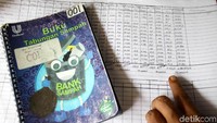 Uang yang terkumpul dari hasil menabung sampah tersebut bisa dimanfaatkan untuk kebutuhan sehari-hari atau ditukarkan dengan sembako.