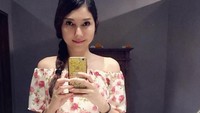Reva memang memiliki wajah cantik dan kulit putih. (Dok. Instagram/reva102)