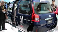 Taksi ini pun lebih ramah lingkungan. Toyota memanfaatkan sistem liquefied petroleum gas (LPG) hybrid. Alhasil, konsumsi bahan bakarnya tembus 19,4 km/liter.