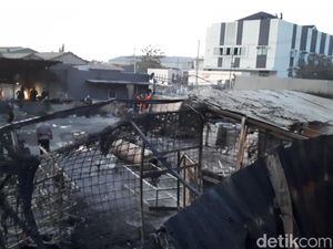 Hangus Terbakar, Ini Bagian Dalam Pabrik Kembang Api yang Meledak