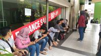 Dari Pagi Pengunjung Antre di Depan Lotus Thamrin, Ada yang Dari Bekasi