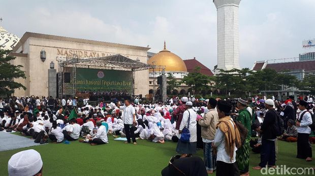 Peringatan HSN, Aher Berharap Gubernur Baru Perhatikan Pesantren