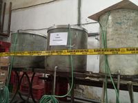 Alat atau sarana memproduksi minuman beralkohol