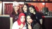 Apalagi sikapnya yang tak membeda-bedakan teman yang juga jadi sorotan para netizen. Dok. Instagram/salmafinasunan