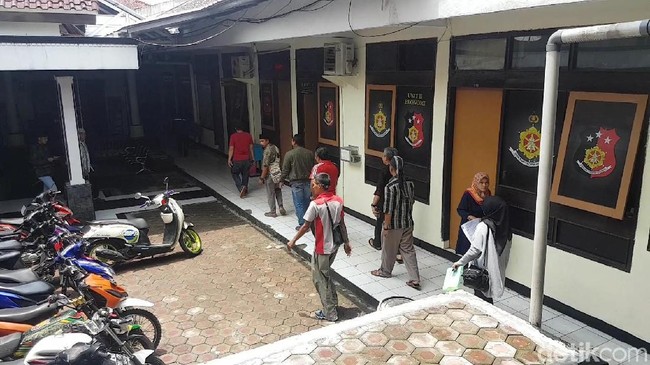 Fakta Miris Rendahnya Gaji Guru Honorer