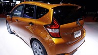 Target pemerintah di 2025 dengan angka 20 persen pengunaan mobil listrik, Nissan pun optimis dengan segala daya upaya semua pihak untuk mengkampanyekan pengunaan bahan bakar fosil.