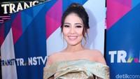Ia terlihat manis dengan dress hijau. Pool/Ismail/detikFoto.