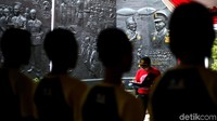 Di museum ini banyak informasi mengenai Sumpah Pemuda yang menjadi puncak kebangkitan para pemuda dalam berjuang.