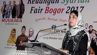Otoritas Jasa Keuangan (OJK) terus mendorong kemajuan industri keuangan syariah yang telah berkembang pesat dalam lima tahun terakhir baik dari sisi jumlah pelaku maupun aset keuangan syariah di perbankan, pasar modal dan Industri Keuangan Non Bank. Pool/OJK.