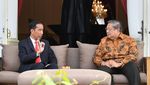 Foto: Senyum dan Santainya Obrolan Jokowi-SBY di Istana