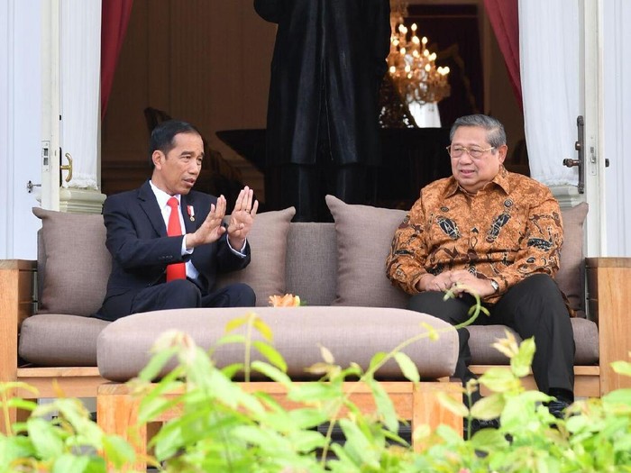 Membandingkan 2 Pertemuan Jokowi dan SBY di Istana