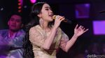 Penampilan Zaskia Gotik di !nsert Awards, Seksi?