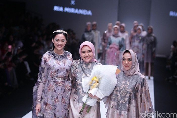 fashion show Ria Miranda for Wardah di JFW 2018 fashion show Ria Miranda for Wardah di JFW 2018