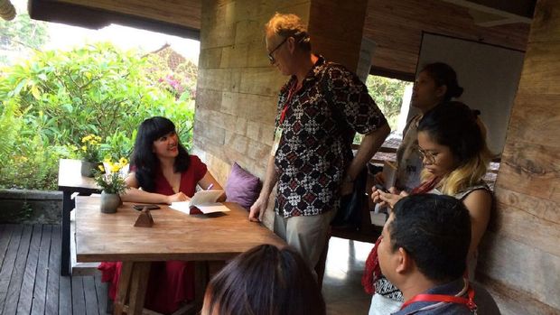 Novel Intan Paramaditha 'Gentayangan' Rilis di UWRF 2017 