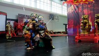 Pentas Sin Jie Kwie-Melawan Siluman Barat dipentaskan di Graha Bhakti Budaya, TIM, setiap hari mulai 10-19 November 2017. Tiketnya dibanderol Rp 80 ribu sampai Rp 500 ribu.