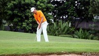 Pegolf Australia, Stephen Leaney, bercokol di puncak klasemen sementara hari kedua Golf Indonesia Open 2017. Sebanyak delapan atlet, termasuk Story Gue (Indonesia), Johannes Veerman (Amerika Serikat), Tirawat Kaewsiribandit (Thailand), membagi posisi empat dengan 68 pukulan.