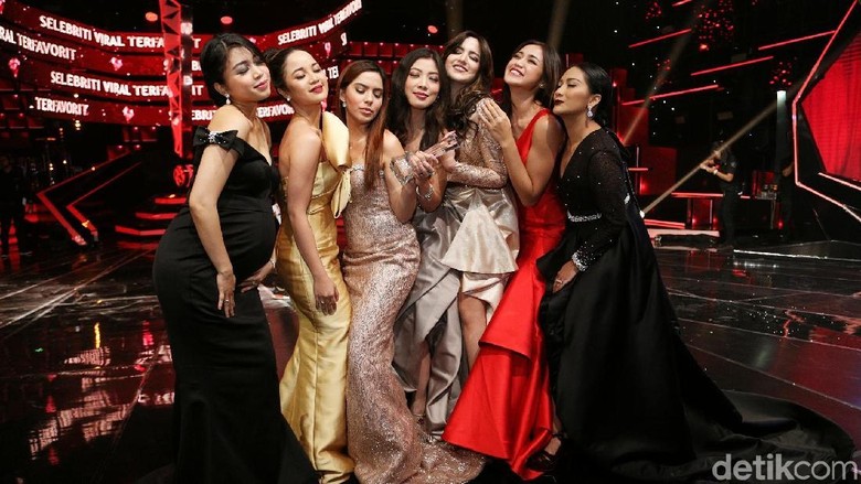 6 Geng Artis Terkaya Paling Glamor 6 Geng Artis Terkaya Paling Glamor