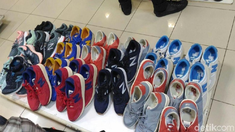 toko sepatu lowongan Lama, Thamrin Stok Pembeli Lotus yang Sepatu Didiskon di