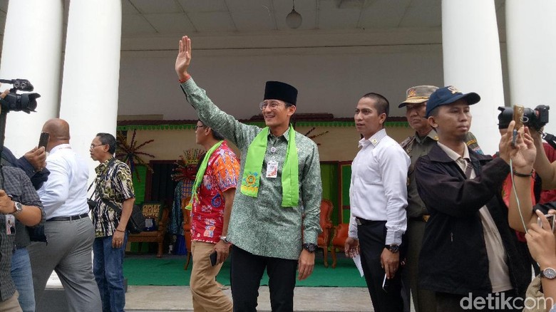 Sandiaga: Jangan Pernah Posting yang Tak Bermanfaat di Internet Sandiaga: Jangan Pernah Posting yang Tak Bermanfaat di Internet