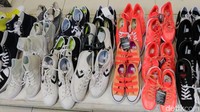 Harga sepatu merek Converse yang didiskon berkisar Rp 179 ribu hingga Rp 400 ribu-an.