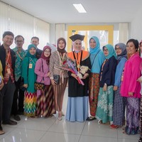 Mantan personel grup band Cherrybelle itu baru saja lulus dari Fakultas Teknik Arsitektur Institut Teknologi Nasional (Itenas) Bandung. Ia foto-foto wisudanya ke Instagram pada pertengahan Oktober kemarin. Foto: Dok. Instagram @anisarahma_12