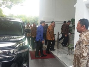 SBY Disambut Mensesneg Sebelum Bertemu Jokowi