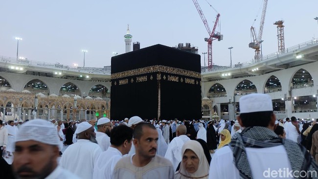 Arab Saudi Tarik Pajak 5%, Bagaimana Nasib Biaya Haji dan Umrah?