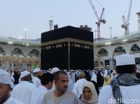 Arab Saudi Tarik Pajak 5%, Bagaimana Nasib Biaya Haji dan Umrah?