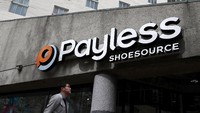 Pedagang sepatu dengan harga terjangkau ini berniat menutup toko di 400 lokasi. Saat ini Payless punya 4.400 toko di seluruh dunia. (Photo by Justin Sullivan/Getty Images)